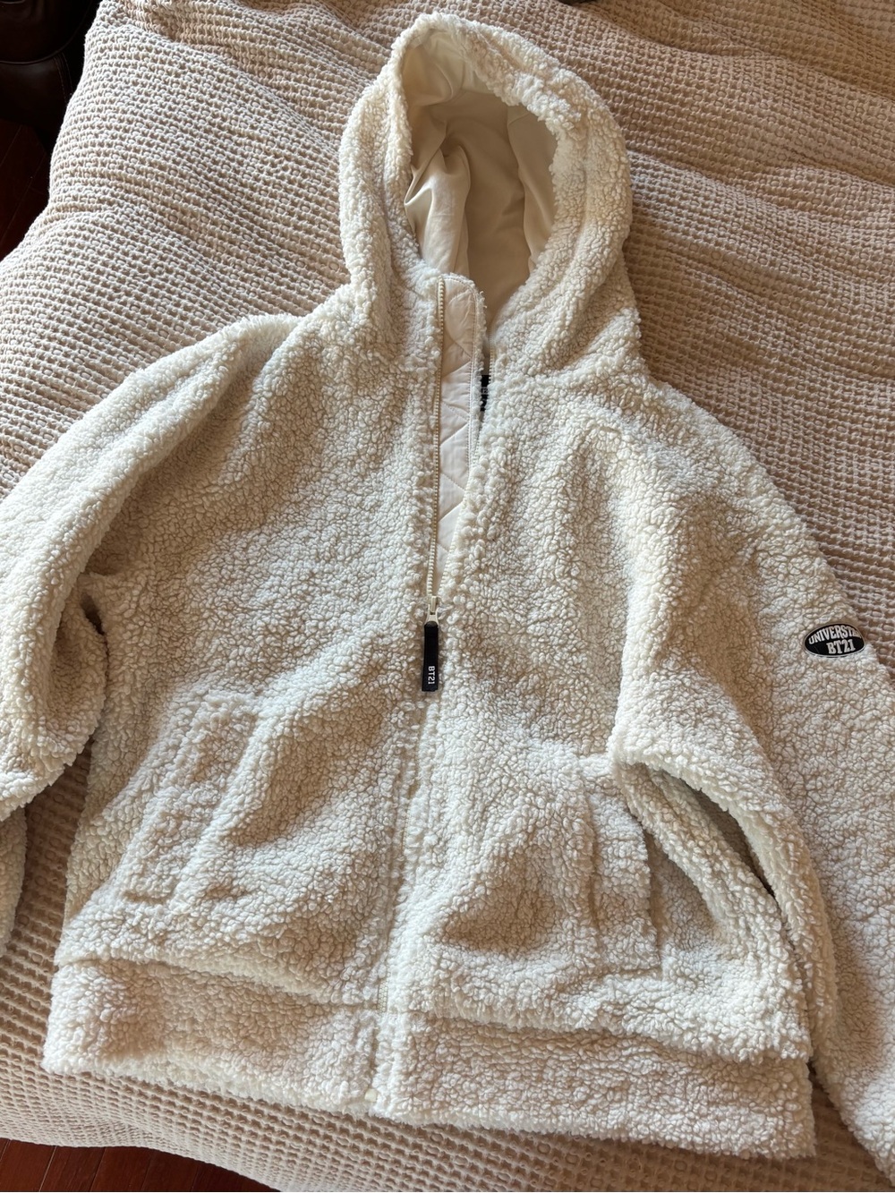 BT21 Universtar Juniors Cream Sherpa oversized Zip-Up Hoodie